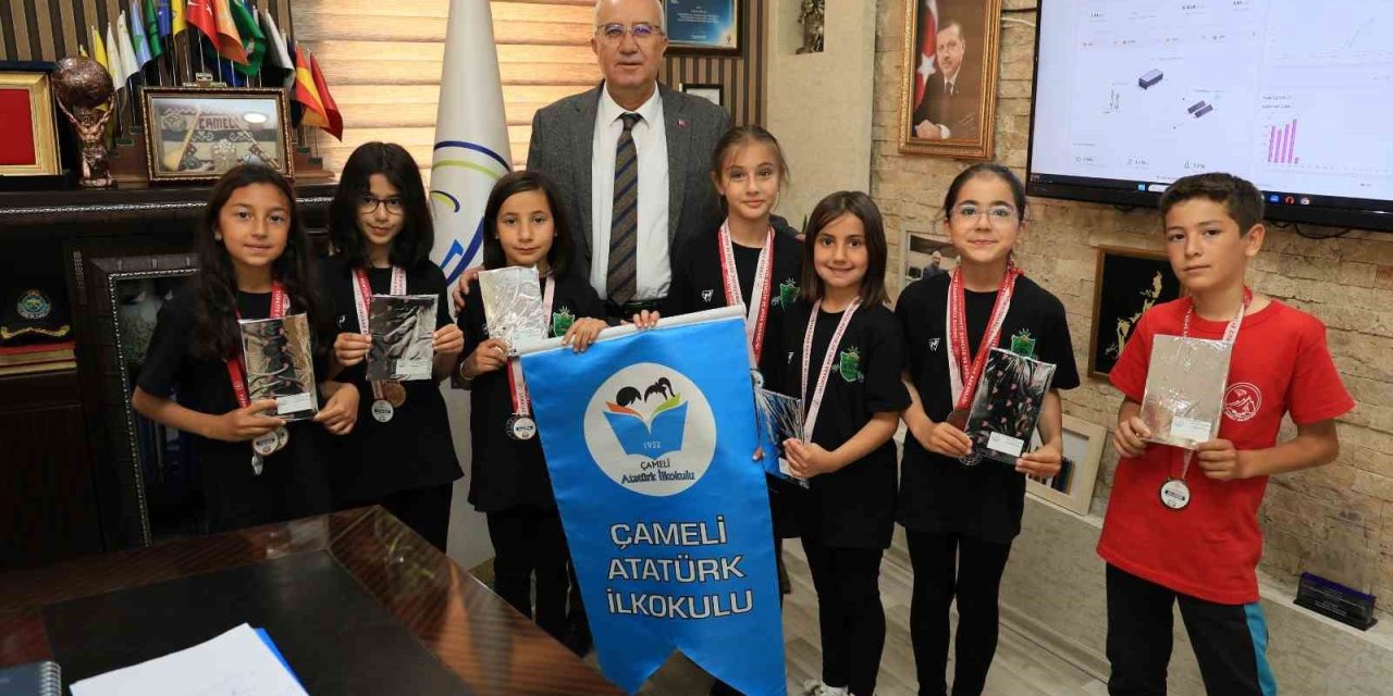 Çamelili minik atletlerden büyük başarı
