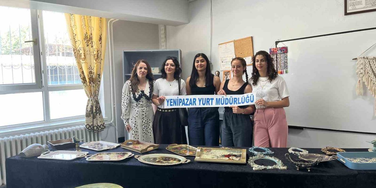 Üniversite öğrencilerinin el emekleri görücüye çıktı