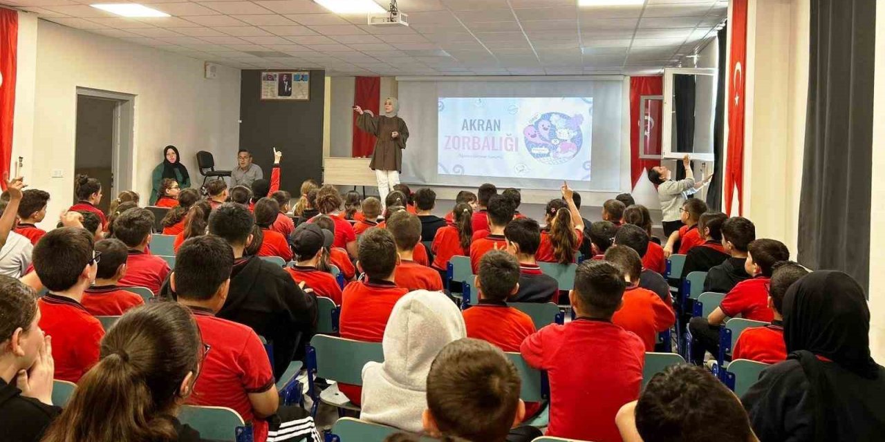 Altıntaş’ta akran zorbalığına karşı farkındalık seminerleri