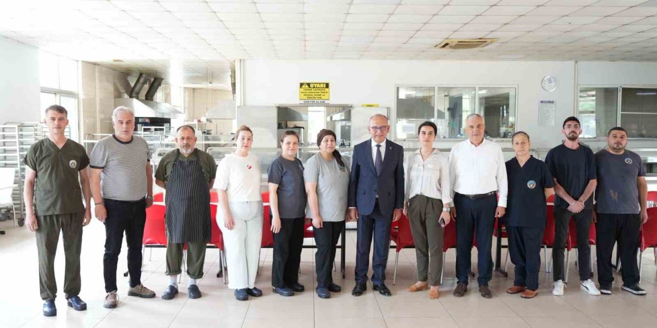 Turgutlu’da aşevine 12 ton 400 kiloluk kurban bağışı