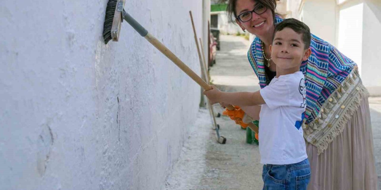 Menteşe’de 1 ton kireç dağıtıldı