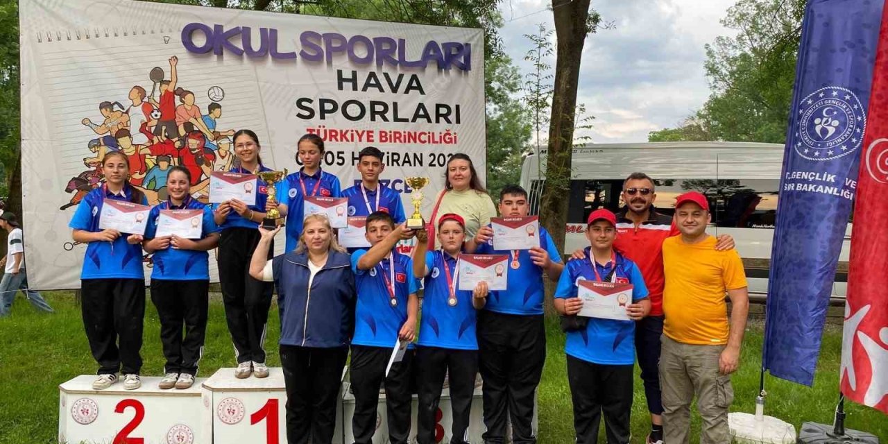 Baklanlı öğrenciler gökyüzünde zirveye çıktı