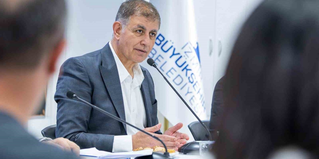 Başkan Tugay: "Zeytinin değerini ekonomiye yansıtmalıyız"