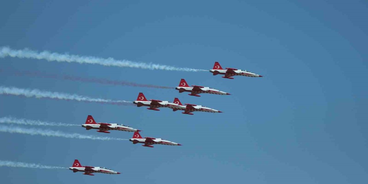 Türk Hava Kuvvetleri’nin 115. yaşında Çiğli’de görkemli festival