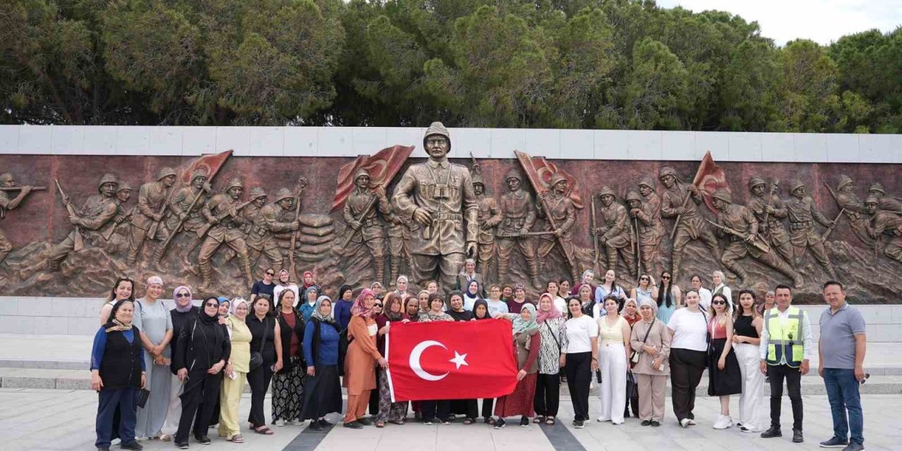 Denizli Büyükşehirden kırsaldaki kadınlara anlamlı Çanakkale yolculuğu