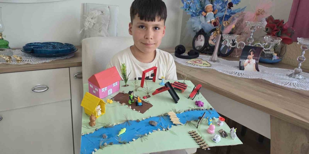 Kütahya’da 3. sınıf öğrencisi Göktuğ Okayay’ın dikkat çeken "Doğal Yaşam" maketi