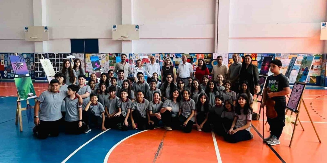 Öğrencilerin hazırladığı 860 eserlik dev sergi göz kamaştırdı