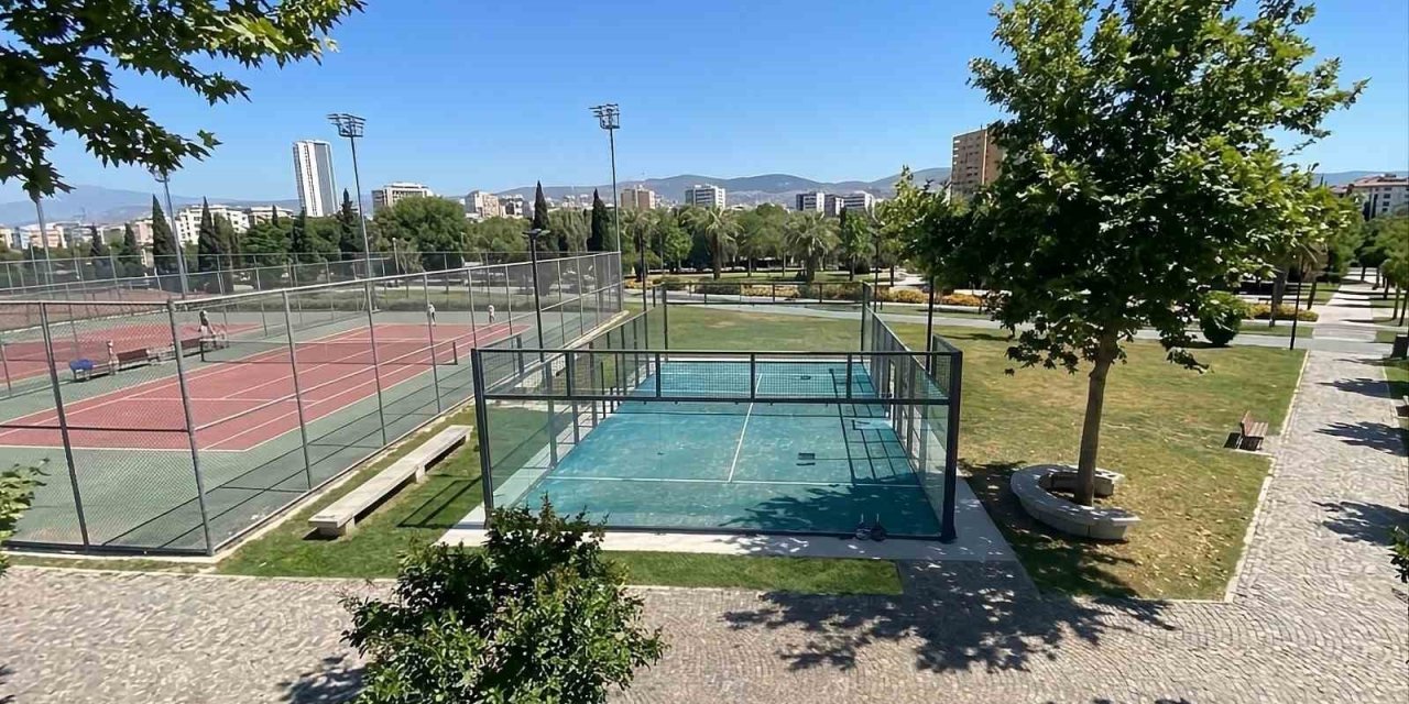 Bostanlı Sahili’ne yeni padel kortları geliyor