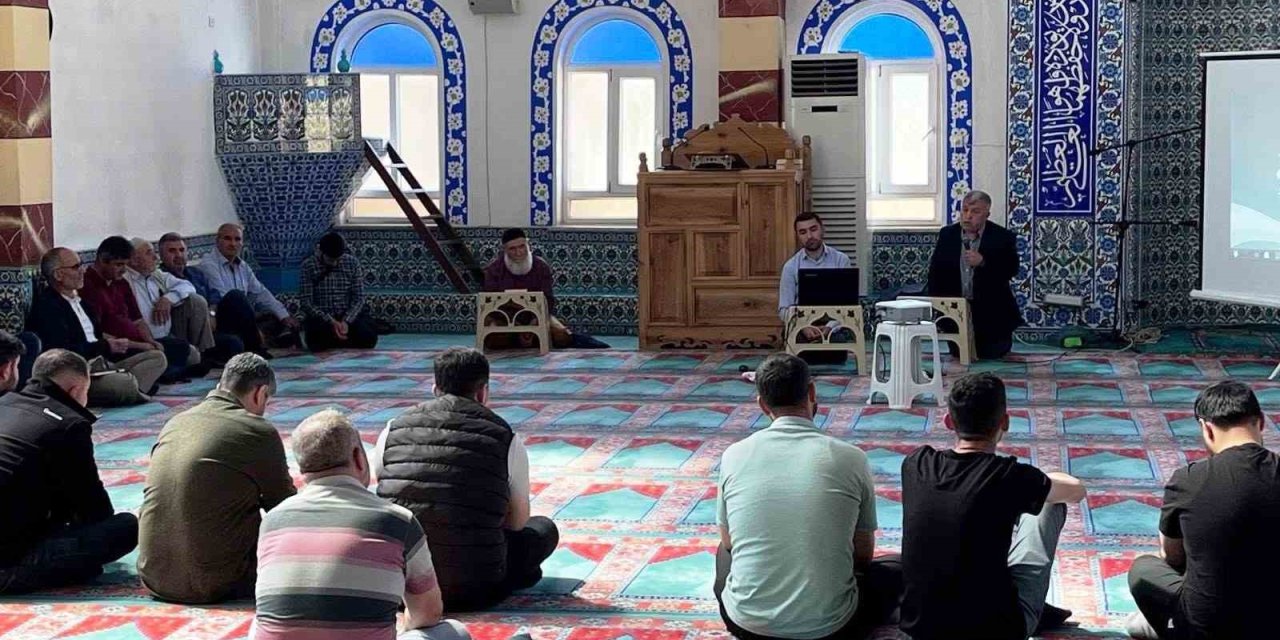 Altıntaş’ta Kur’an kurslarında görev alacak personele hizmet içi eğitim
