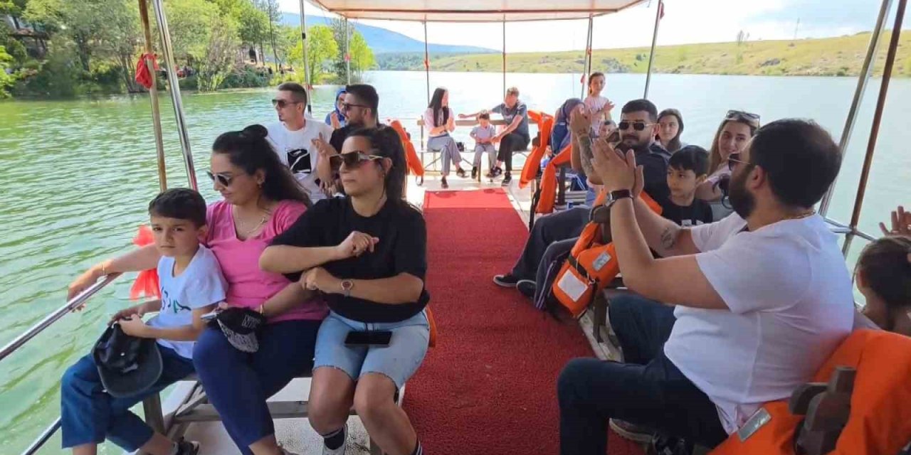 Kütahya Enne Barajı’nda tekne turları sezonu açıldı