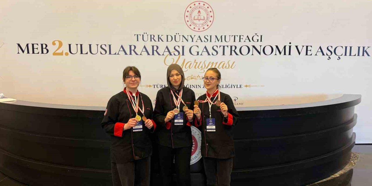 Gediz’in altın kızları 2 yıldır katıldığı her yarışmadan dereceyle döndüler