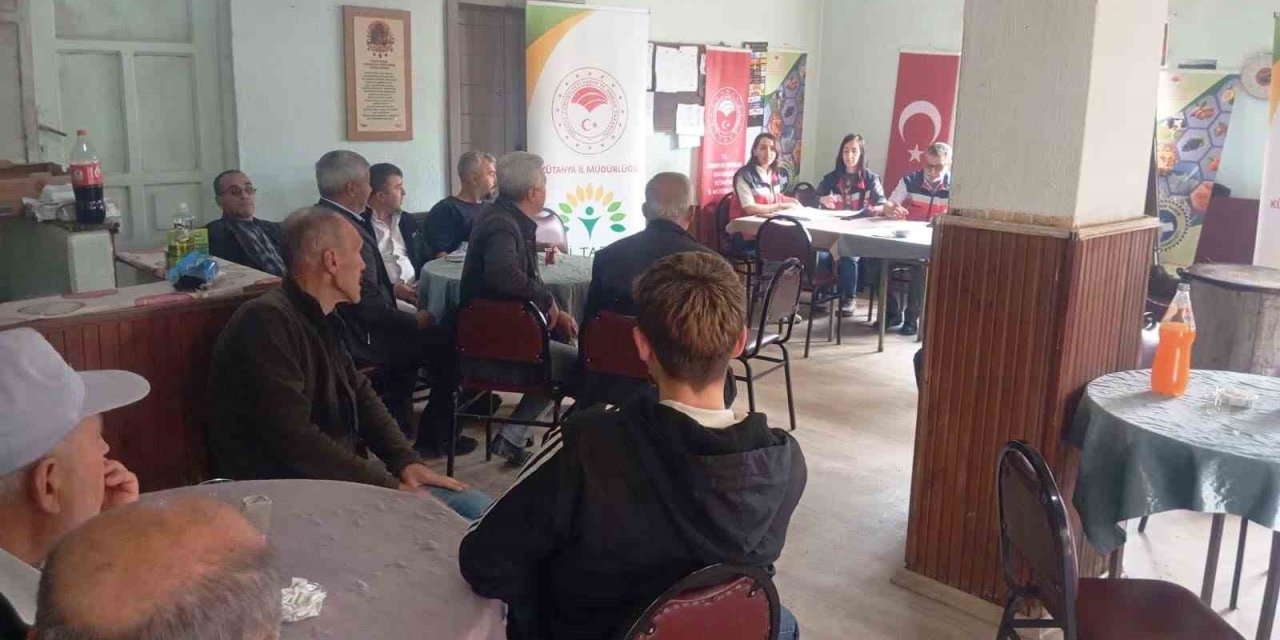 Domaniç’te ahududu yetiştiriciliği eğitimi düzenlendi
