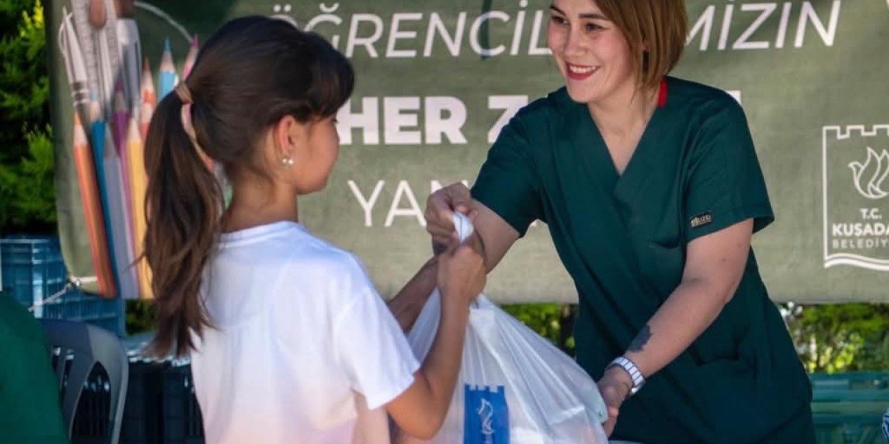Kuşadası’nda öğrencilere 122 bin beslenme paketi desteği