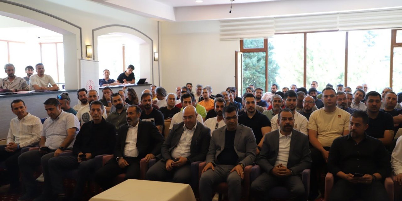 Kütahya, yamaç paraşütü eğitim rehberlerini ağırlıyor