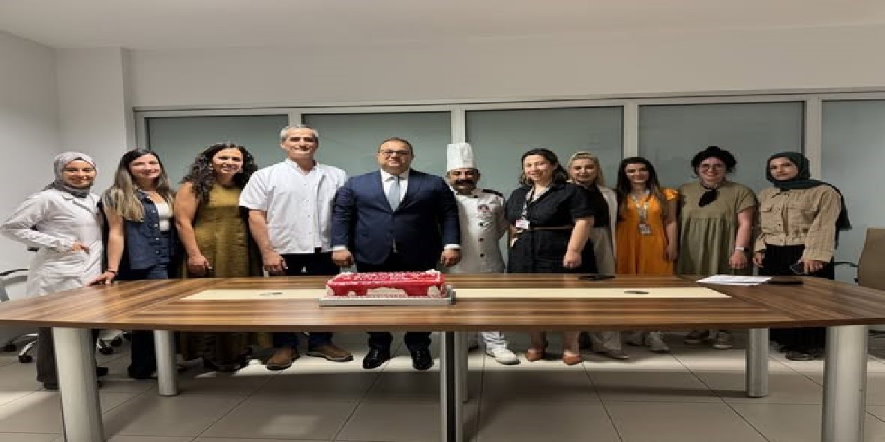 Muğla’da diyetisyenler günlerini pasta ile kutladı