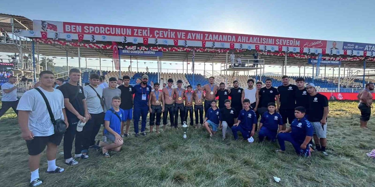 Muğla’nın güreşçileri Manisa’da 6 madalya ile döndü