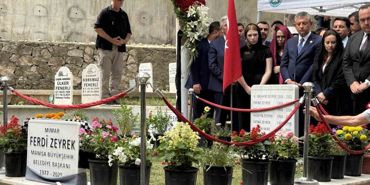 Özgür Özel ve Mansur Yavaş’tan Ferdi Zeyrek’e vefa ziyareti