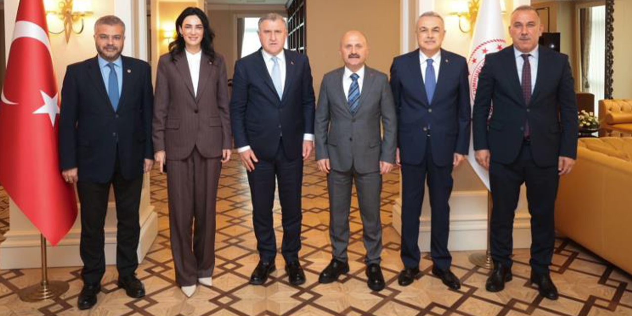 Aydın heyetinden Bakan Bak'a ziyaret: Gençlik ve spor yatırımları masaya yatırıldı