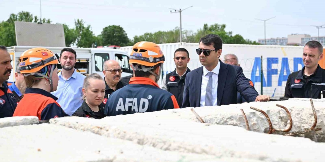 Uşak Valisi Kartal’dan AFAD’a ziyaret