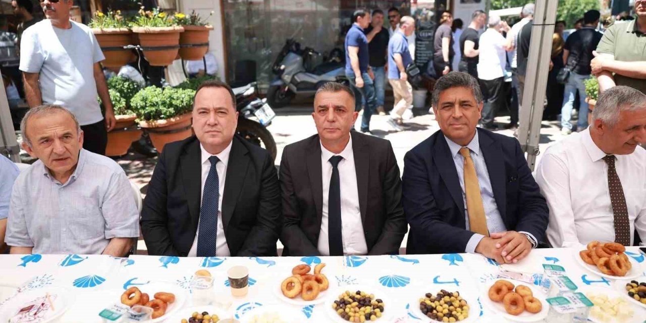 Başkan Şimşek, annesi için düzenlediği hayır programında taziyeleri kabul etti