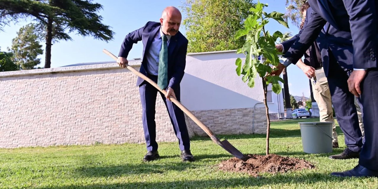 Vali Varol, İncirliova’da vatandaşlarla buluştu