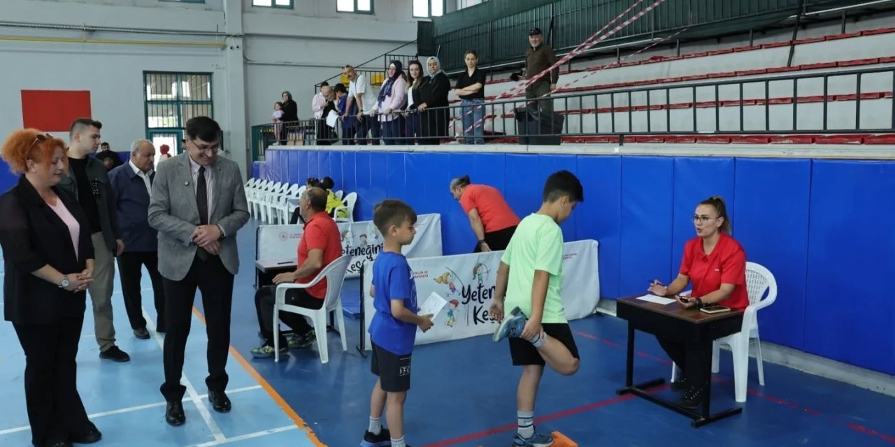 Başkan Eyüp Kahveci öğrencilerle gelecek hedeflerini konuştu