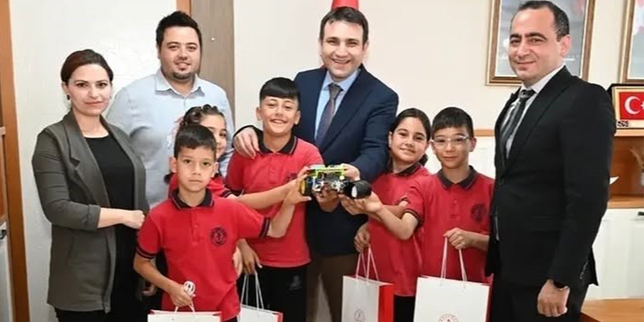 Koçarlı’nın ’Neşe Robot’u Türkiye üçüncüsü oldu