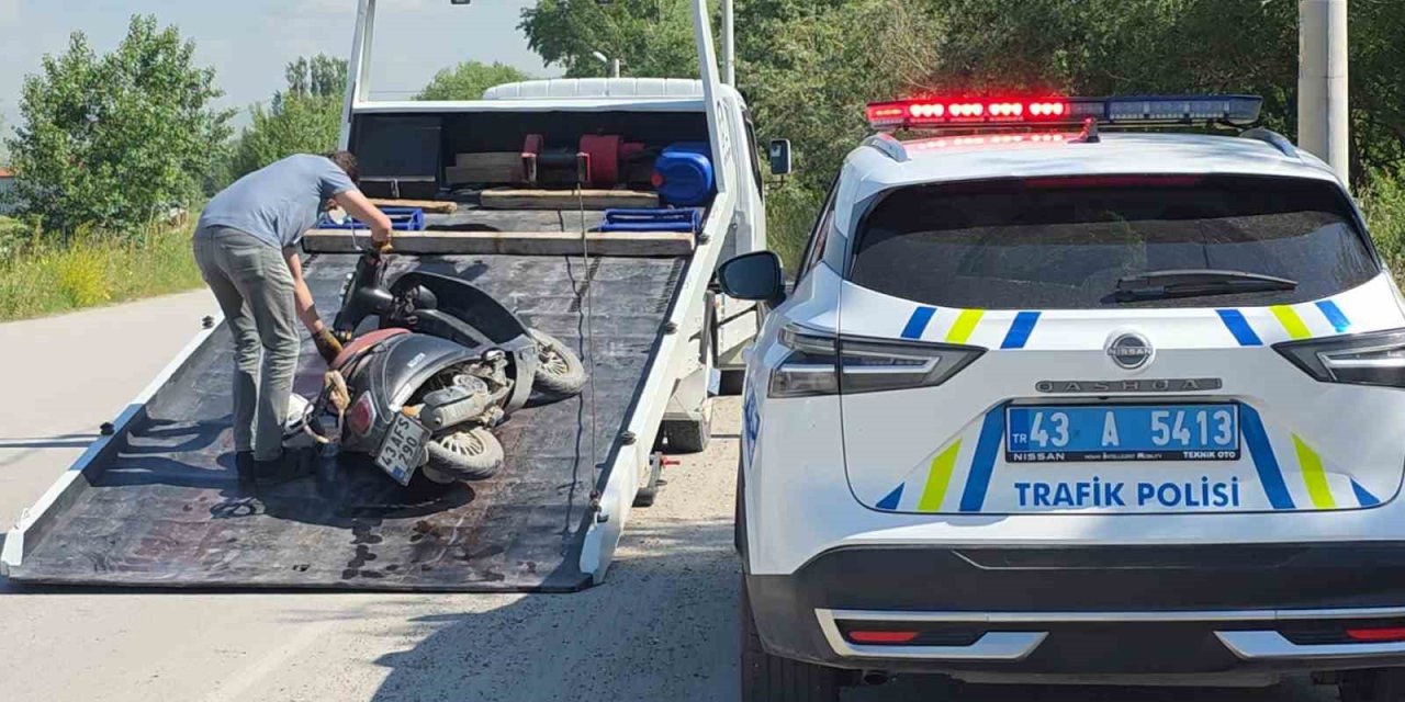Kütahya’da otomobil ile motosiklet çarpıştı, sürücü ağır yaralandı