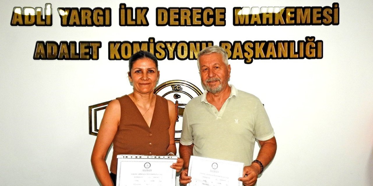 Çeşme’de yeni seçilen muhtarlar mazbatalarını aldı
