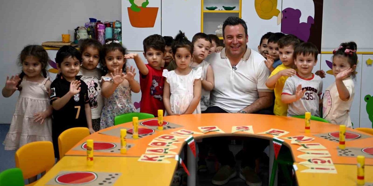 Kuşadası’ndaki Çocuk Gelişim Merkezi ailelerin yükünü hafifletiyor