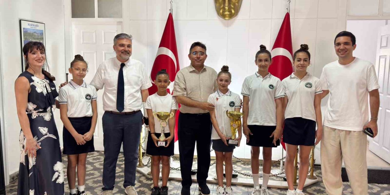 Kaymakam Kaya, Marmaris’in şampiyon jimnastikçilerini ağırladı