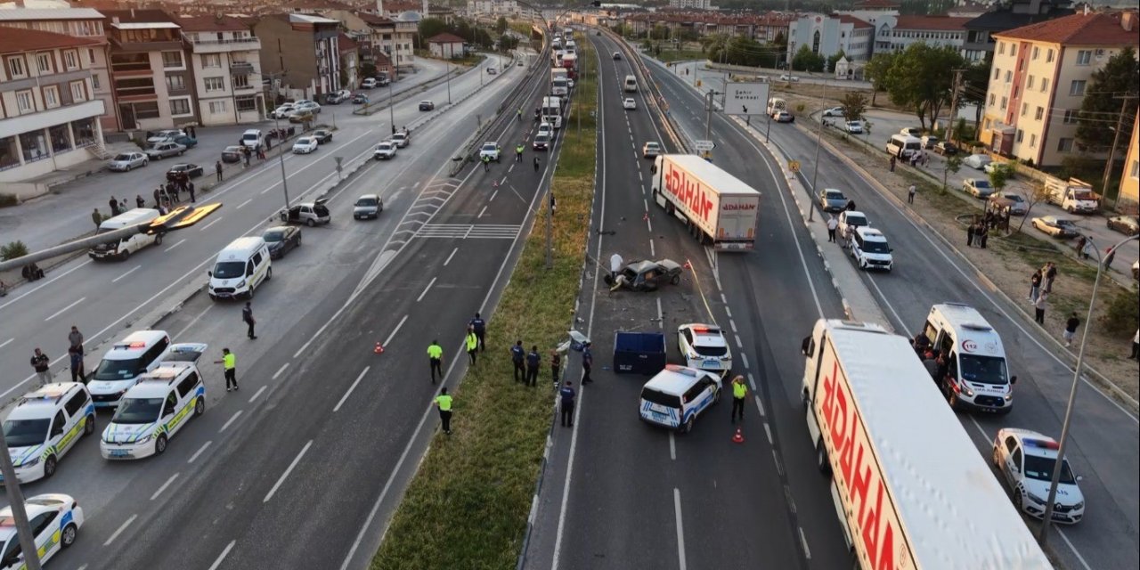 Kütahya’da feci kaza: 1 ölü, 2 yaralı