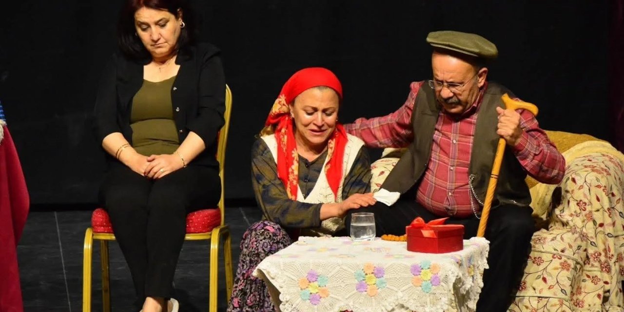 Efeler’de ’Karar anı’ tiyatro oyunu sahnelenecek