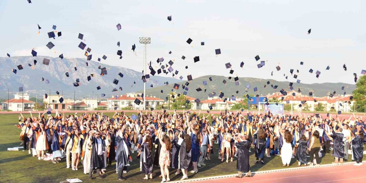 MSKÜ Sağlık Bilimleri Fakültesi’nden yeni mezunlar sektöre hazır