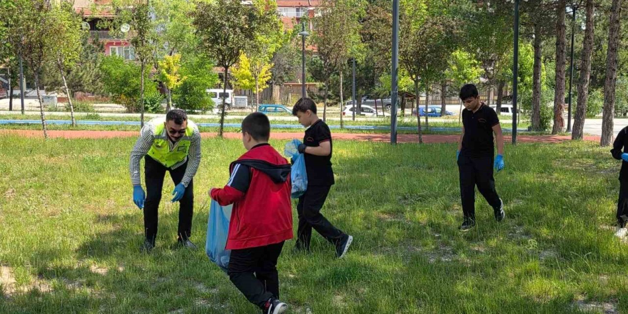 Kütahya’da ortaokul öğrencilerinden çevreye örnek etkinlik