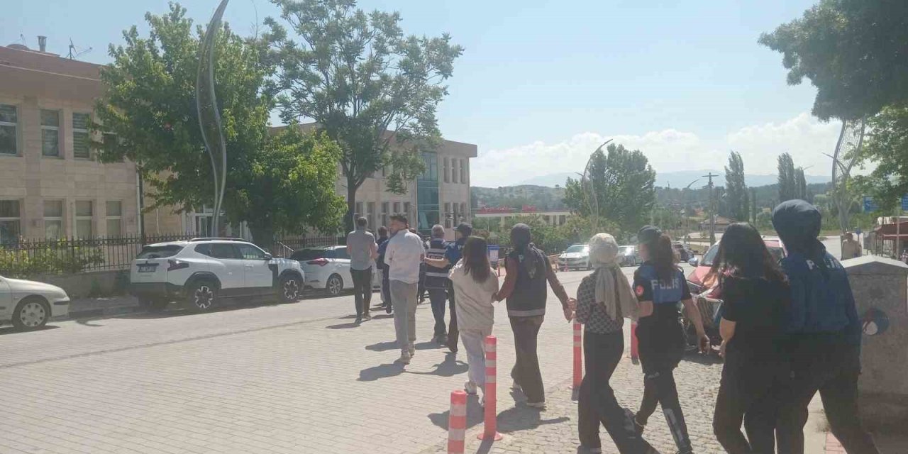 Kütahya’daki uyuşturucu operasyonunda 28 şüpheli adliyeye sevk edildi