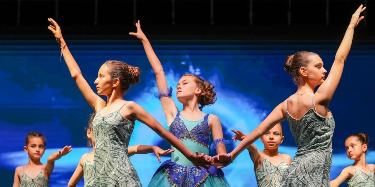 Aliağalılar sanat ve dansın büyüsünde buluştu