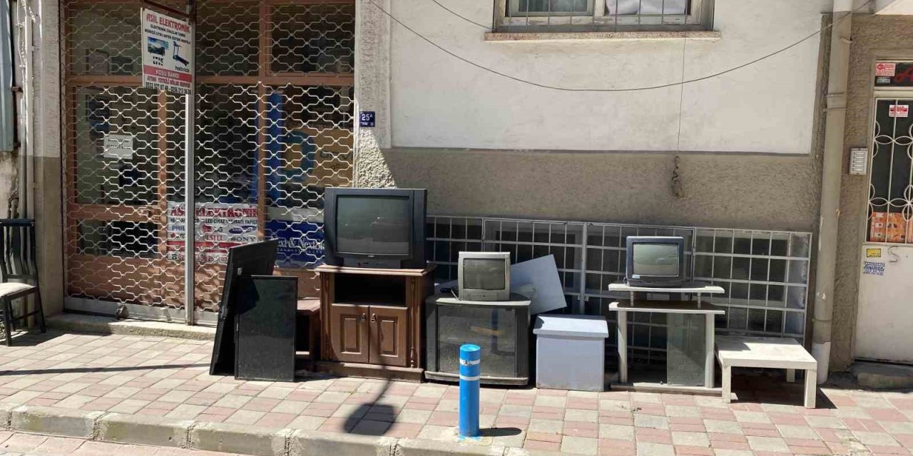 Bir dönemin vazgeçilmezi tüplü televizyonlar, şimdilerde nostalji yaşatıyor