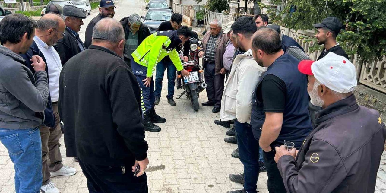 Öğrenci ve vatandaşlara güvenli trafik anlatıldı