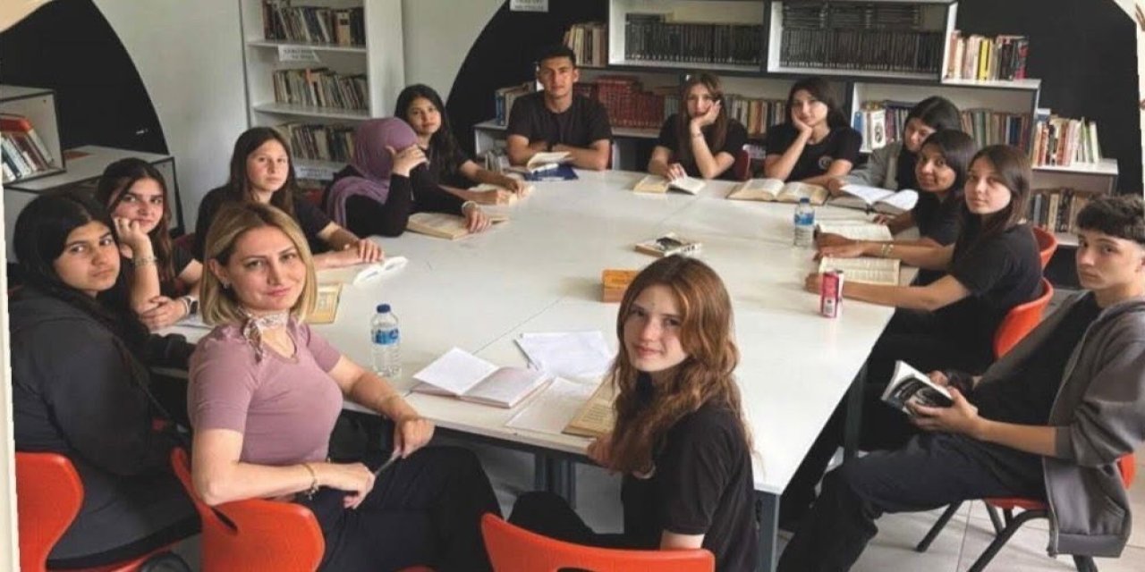 Köyceğiz Naip Hüseyin Anadolu Lisesi dijital dergi birincisi