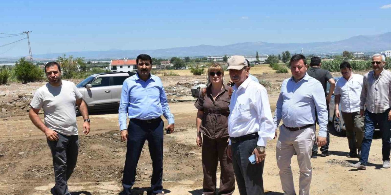 Manisa Büyükşehir Belediyesi Salihli’de yaraları sarıyor