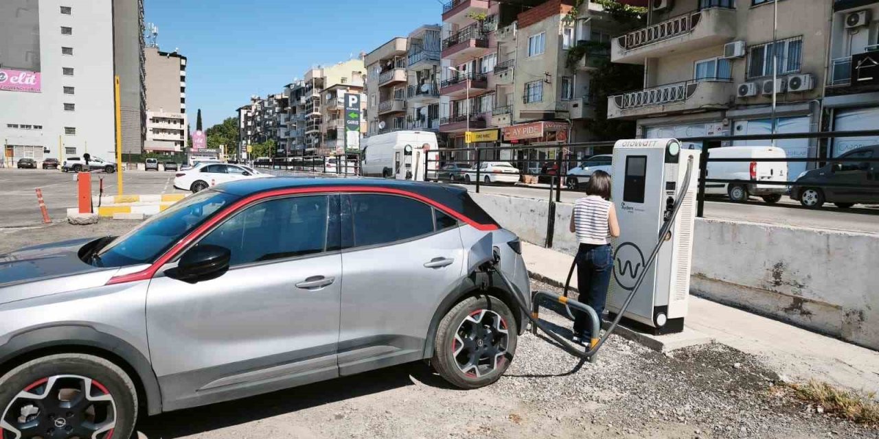 Efeler Belediyesi’nin elektrikli araç şarj istasyonları hizmette