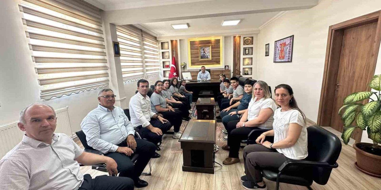 Sarıgöl’ün gururu öğrencilerden Kaymakam Dalak’a ziyaret