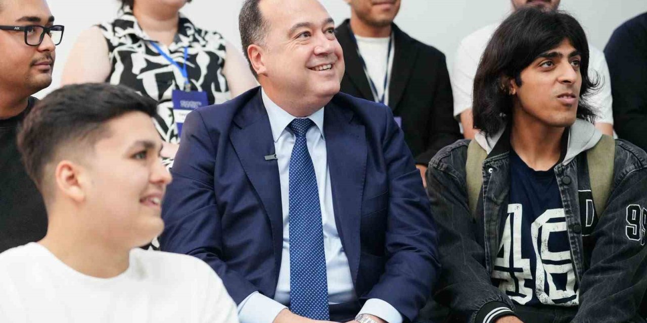 Akademi Manisa gençlerle buluştu