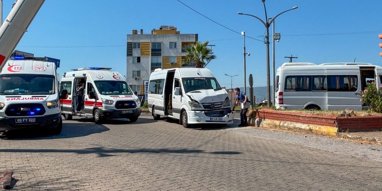 Köşk’te okul servisleri ile otomobil çarpıştı: 6 yaralı