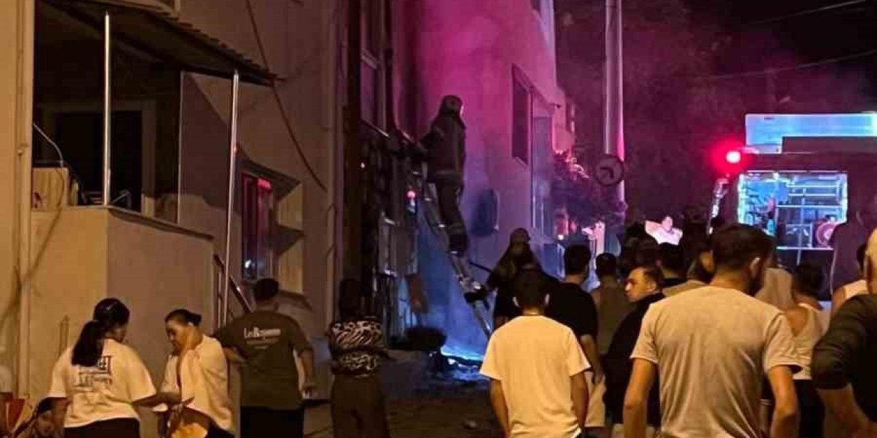 İzmir’de bir otelde çıkan yangında patlama sesi paniğe neden oldu