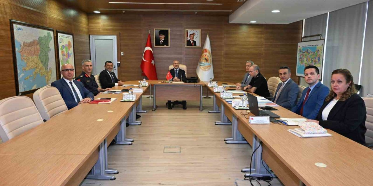Denizli’de Okul Çevresi ve Güvenliği İl Yürütme Kurulu Toplantısı gerçekleştirildi