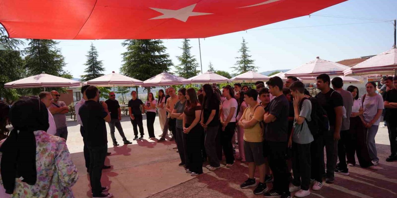 Dev Türk bayrağı altında meslek festivali coşkusu