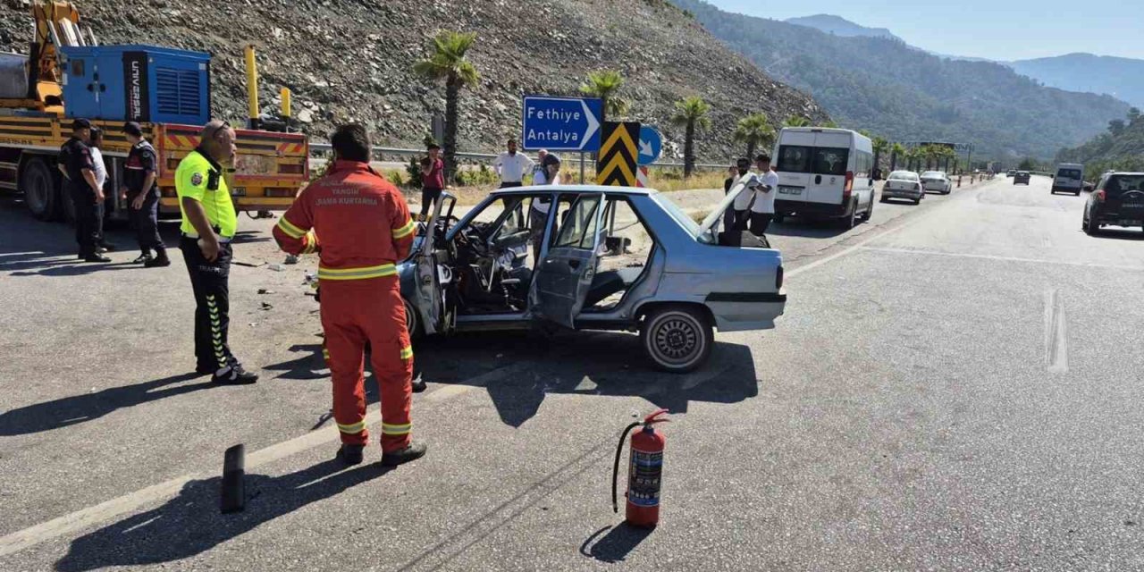 Göcek Tüneli çıkışında sıkışmalı trafik kazası