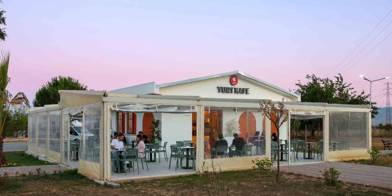 Yurt Kafe ve Işıklı Parkı öğrencilerin yeni buluşma noktası oldu